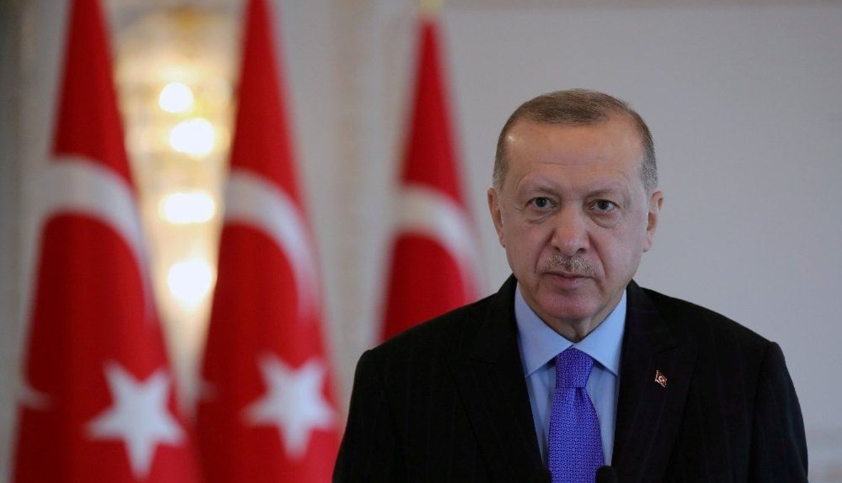 الرئيس التركي رجب طيب أردوغان يعلن عن تهديد وسائل الإعلام التركية بإجراءات جديدة